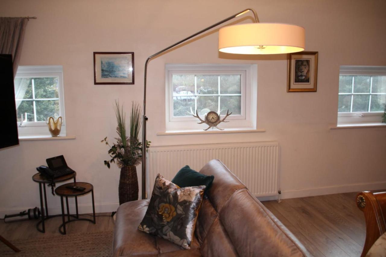 House 1905 - Self Catering Serviced Apartment Tidworth المظهر الخارجي الصورة