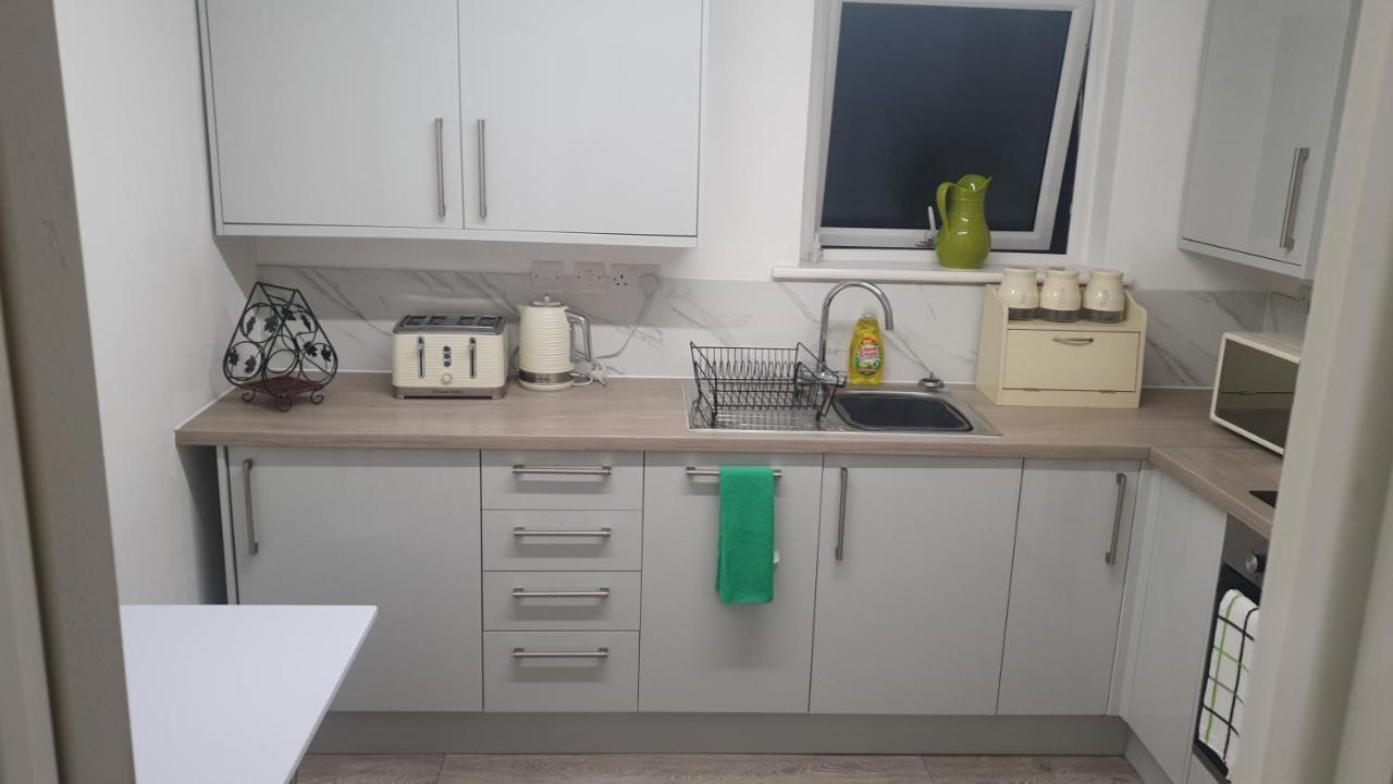 House 1905 - Self Catering Serviced Apartment Tidworth المظهر الخارجي الصورة