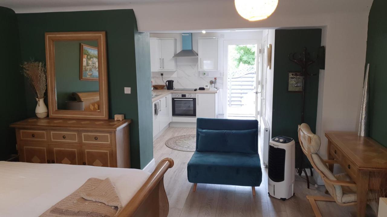 House 1905 - Self Catering Serviced Apartment Tidworth المظهر الخارجي الصورة