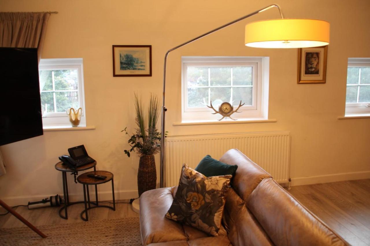 House 1905 - Self Catering Serviced Apartment Tidworth المظهر الخارجي الصورة