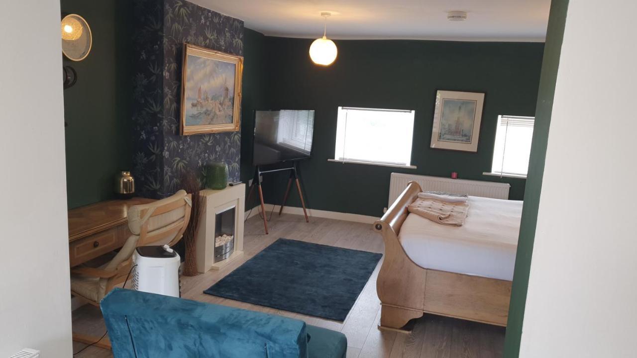 House 1905 - Self Catering Serviced Apartment Tidworth المظهر الخارجي الصورة