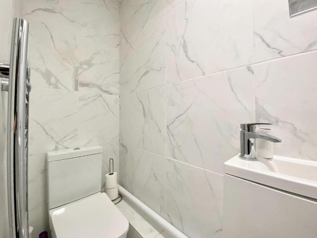 House 1905 - Self Catering Serviced Apartment Tidworth المظهر الخارجي الصورة