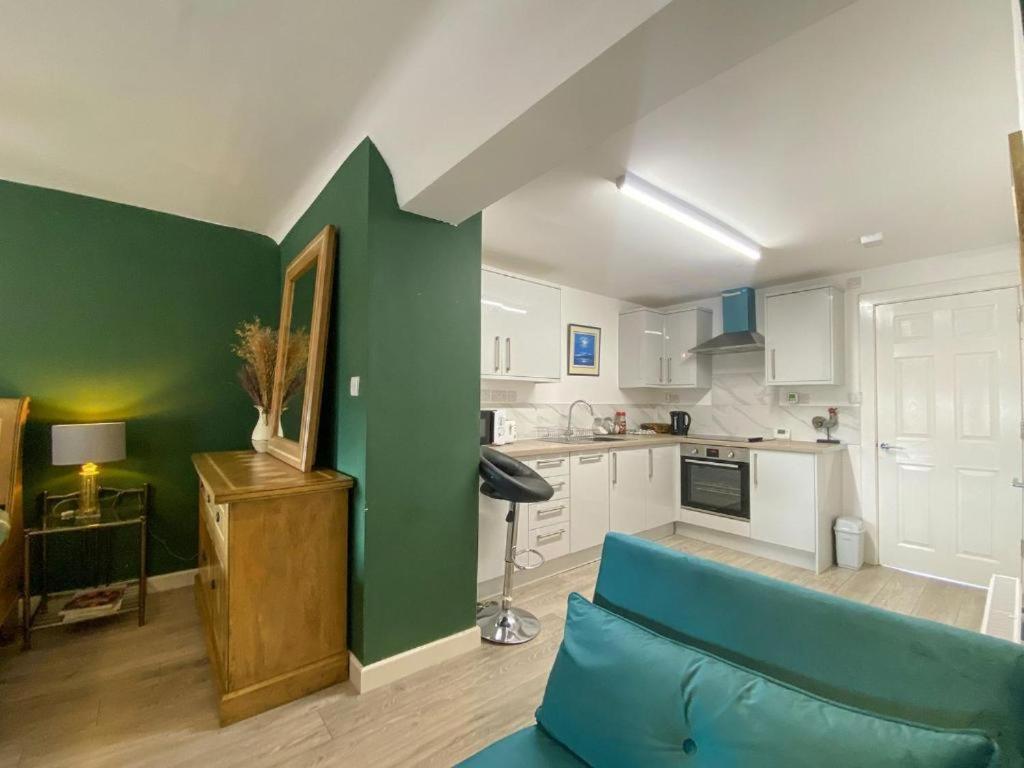 House 1905 - Self Catering Serviced Apartment Tidworth المظهر الخارجي الصورة